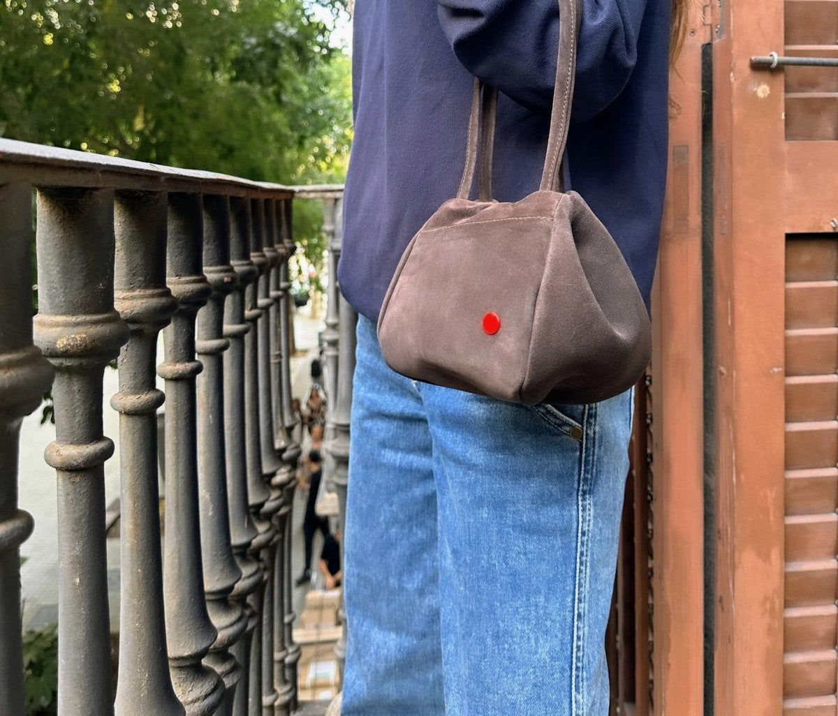 BOMBONERA MARRON ANTE