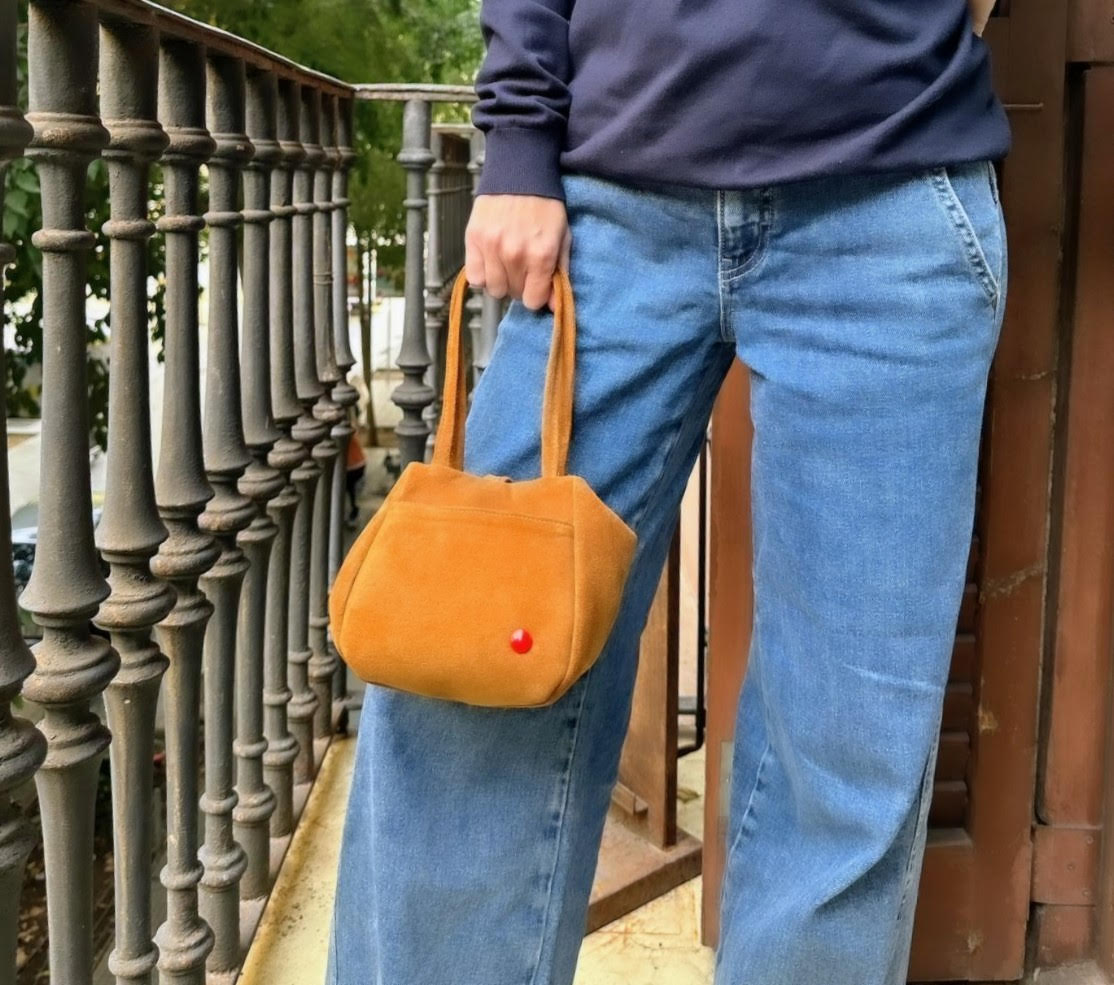 BOMBONERA CAMEL ANTE